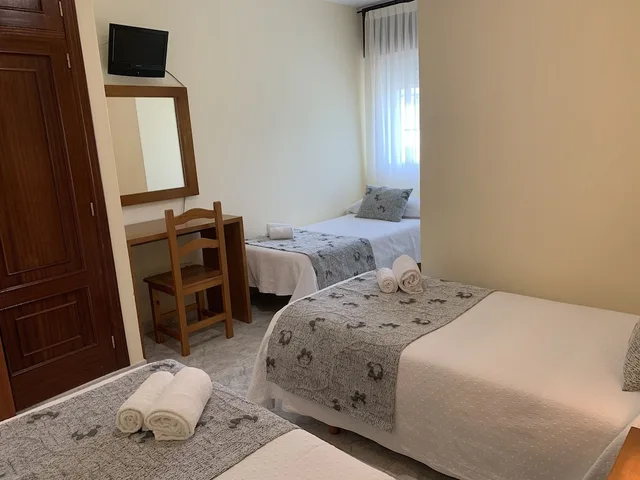 غرفة ثلاثية، Pensión San Anton 2/5