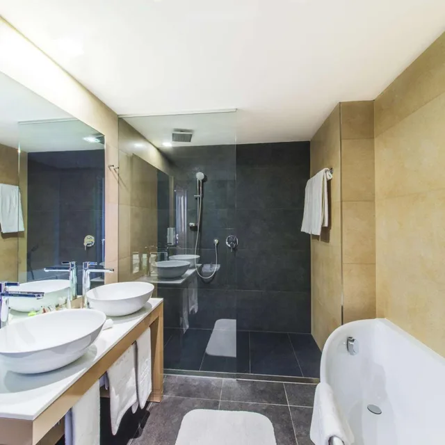 غرفة قياسية بسرير مزدوج أو سريرين منفصلين، Nh Bratislava Gate One 9/10
