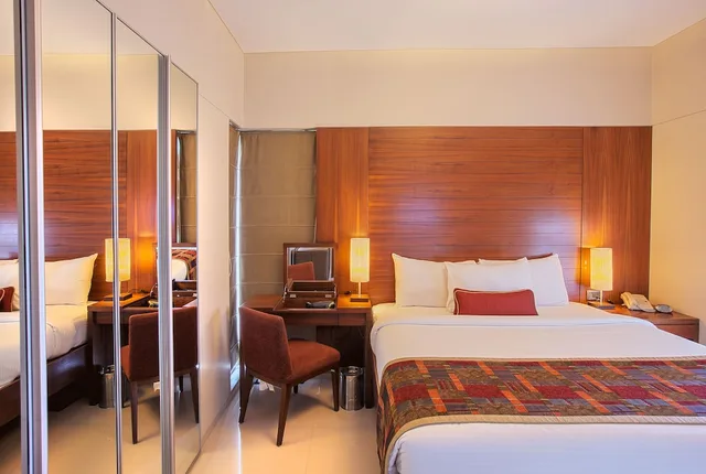 2 Bedrooms, Executive, Suite, King Bed, Oakwood Residence Naylor Road Pune 1/3