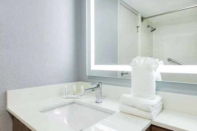 جناح عائلي بسرير كينج وسريرين كوين، Hawthorn Suites by Wyndham Wichita Airport 5/5