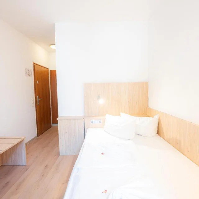 غرفة مفردة، Hotel Astoria Am Urachplatz 3/20
