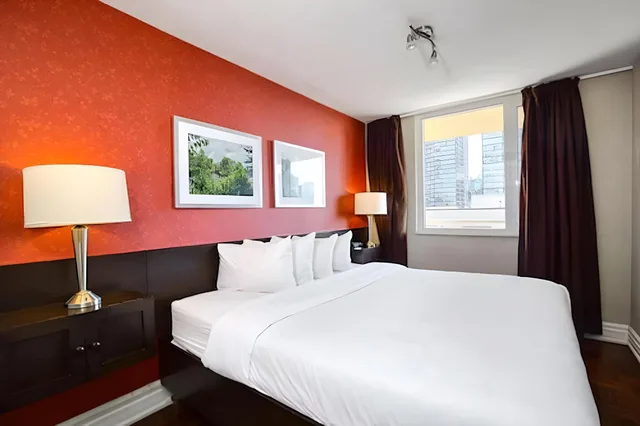 غرفة، Town Inn Suites 2/2