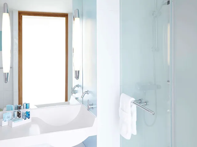 غرفة قياسية بسرير مزدوج مع أريكة، NOVOTEL EDINBURGH CENTRE 8/10