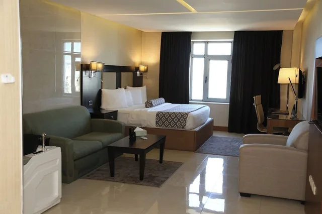 غرفة سوبيريور بسرير كينج، Olive Tree Hotel 3/6
