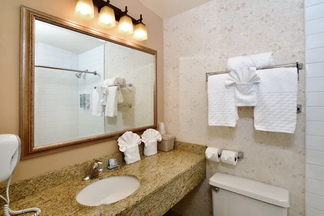 جناح بسرير كوين بمطبخ، Lamplighter Inn Suites At Sdsu 4/4