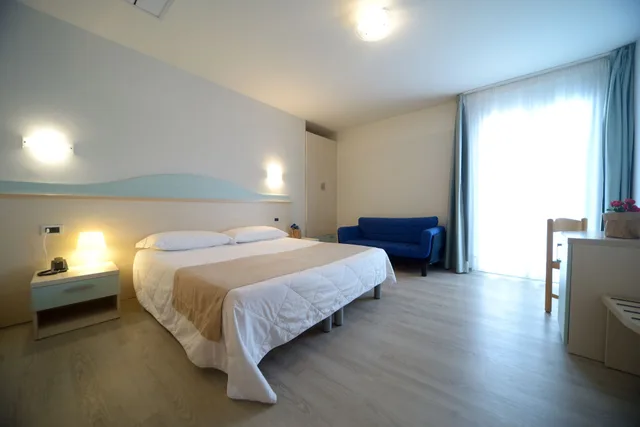 غرفة ثلاثية، Hotel Salus 3/3