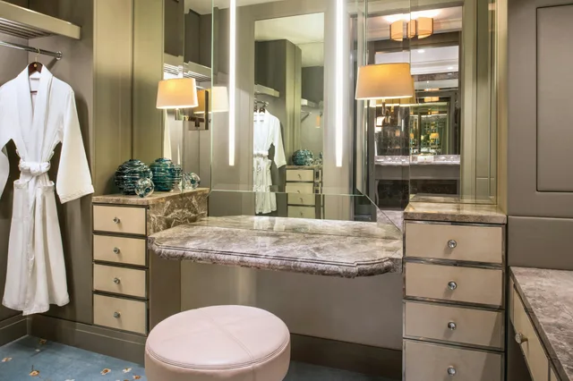 Room, King Bed, THE ST. REGIS KUALA LUMPUR 3/3