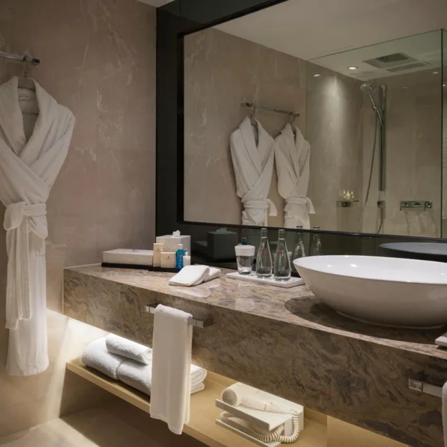 غرفة بريميير، Gateway Hotel 5/5
