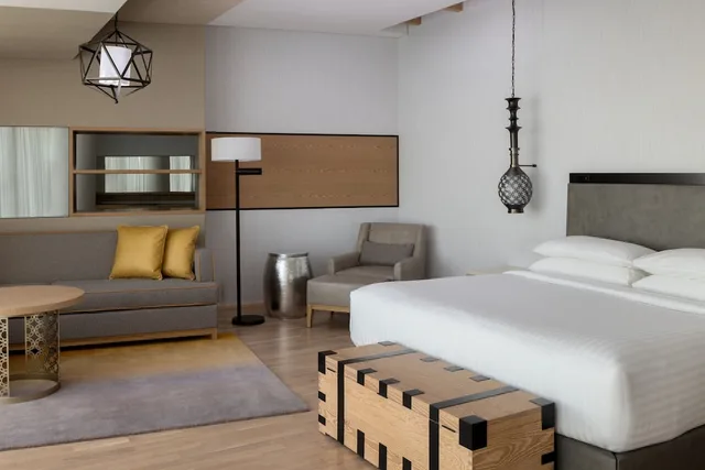 غرفة كلوب بسرير كينج، Marriott Marquis Dubai Creek 1/3