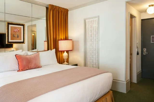 Lower, King Bed، Maison 140 Hotel 1/3