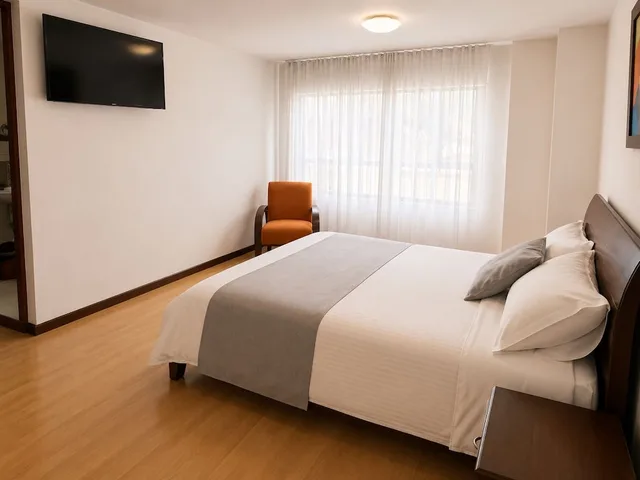 Room, Queen Bed, Nogal Suite Hotel Pasto 2/10