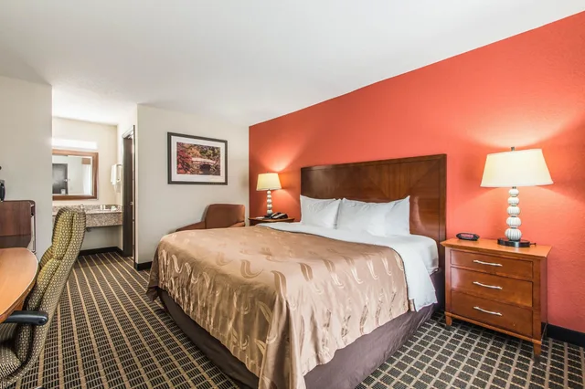 Standard, King Bed, Quality Inn Commerce at I-85 3/10