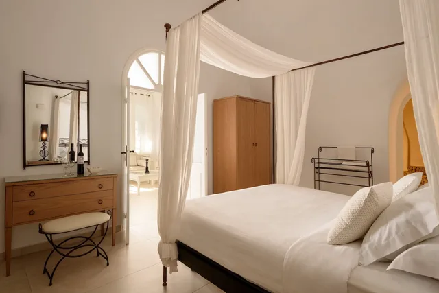 Superior, Apartment, Outdoor Jetted Tub، Kamares Apartments 1/5
