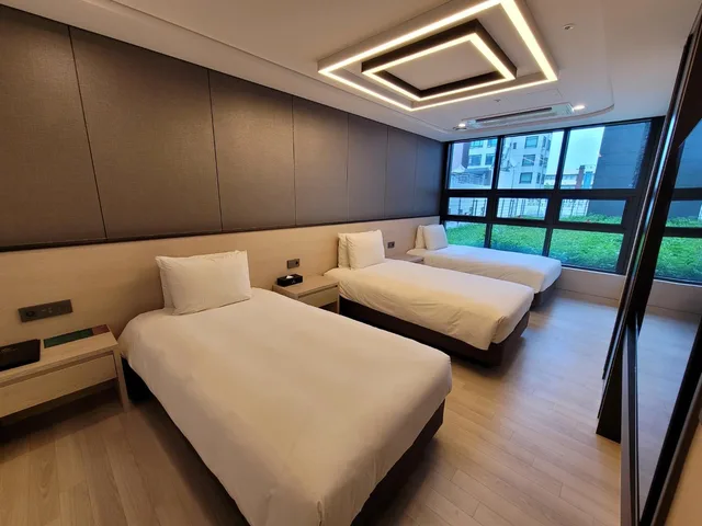 جناح بثلاثة أسرّة، Ibc Hotel 1/2