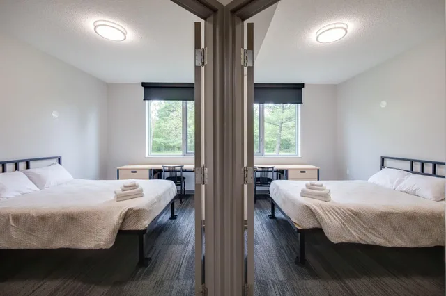 غرفة قياسية بسرير مزدوج بغرفتي نوم، Residence Conference Centre Brampton 1/4