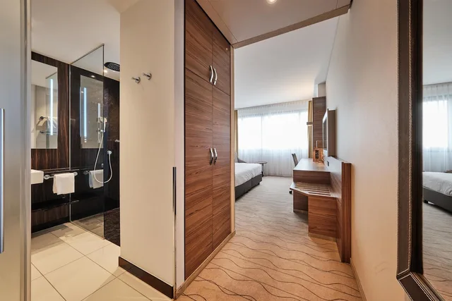 غرفة قياسية بسرير كينج بإطلالة على المدينة، BONN MARRIOTT HOTEL 5/5