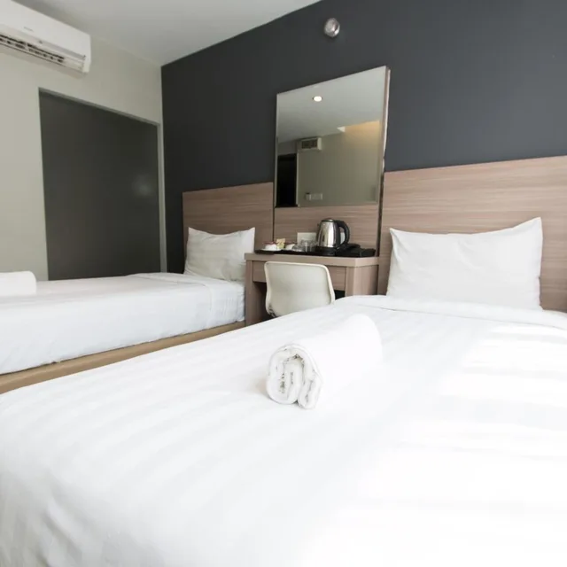 Room, Twin Beds, Hotel 99 - Ss2 3/8