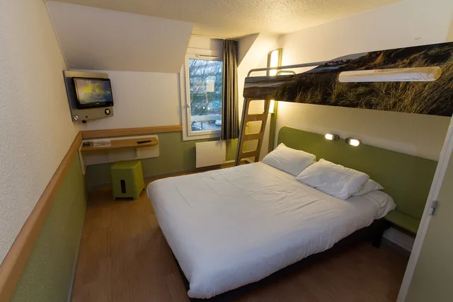 غرفة ثلاثية بسرير مزدوج وسرير بطابقين، Ibis Budget Boulogne Sur Mer Centre Les Ports 1/10