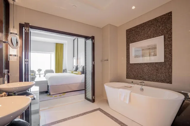 غرفة بريميوم بإطلالة على البحر، Rixos Marina Abu Dhabi 3/3