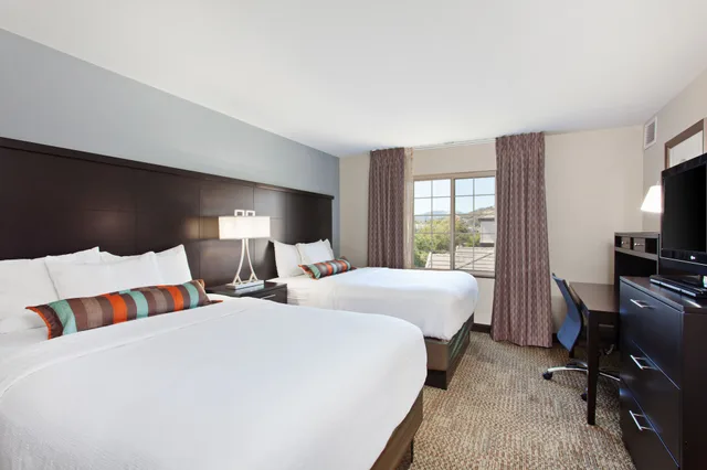2 Bedrooms, Suite, 2 Queen Beds, Sofa, Kitchen, Accessible, Staybridge Suites Fairfield Napa Valley Area 2/5
