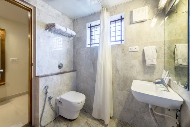 غرفة قياسية بسرير كوين، Treebo Akshaya Lalbagh Inn Bangalore 7/8