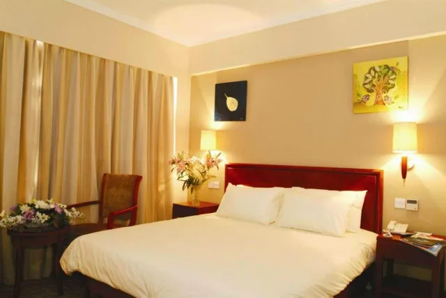 جناح بزنس، GreenTree Inn Chengde Railway Station Southeast Chengde Century City Business Hotel 2/5