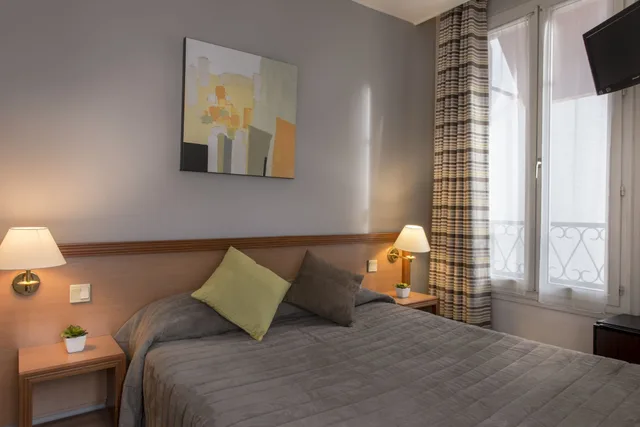 غرفة بسرير كوين، Hotel Beaugency 4/8