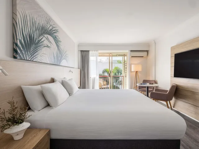 غرفة قياسية بسرير كينج، Novotel Cairns Oasis Resort 6/10