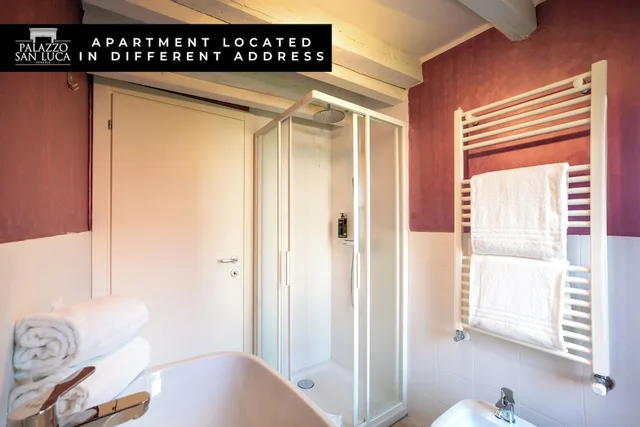 شقة بسرير كوين وسريرين فرديين، Palazzo San Luca 8/10