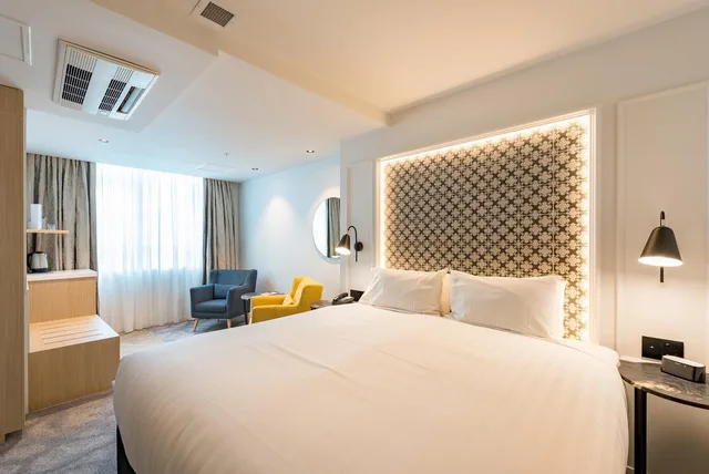 غرفة كلاسيكية بسرير كوين، Legacy Airedale Hotel Auckland 1/3
