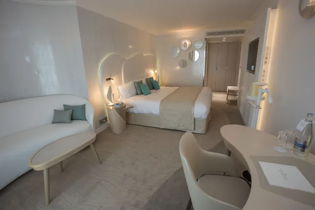 غرفة سوبيريور بسريرين منفصلين بإطلالة على البحر بشرفة، MIRAMAR CROUESTY HOTEL 4/5