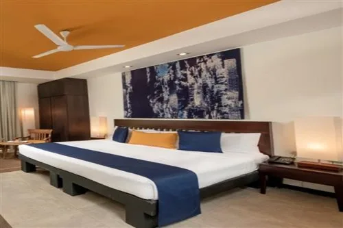 غرفة سوبيريور بسرير مزدوج أو سريرين منفصلين بإطلالة على البحر، Club Hotel Dolphin 1/2