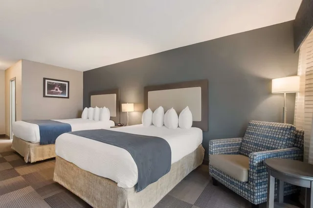 غرفة بسريرين كوين، Best Western St Catharines Hotel Conference Centre 2/3