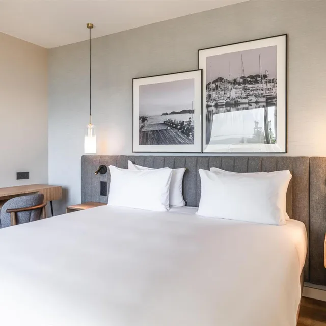 غرفة سوبيريور بإطلالة على البحر بشرفة، Luxotel Cannes 1/6