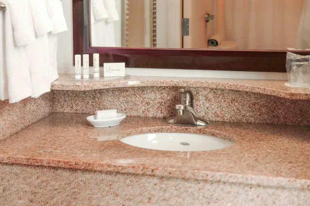 جناح، Springhill Suites Houston Pearland 2/2