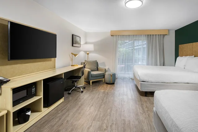 غرفة قياسية بسريرين كوين بشرفة لذوي الإعاقة، Best Western Portland West Beaverton 4/5