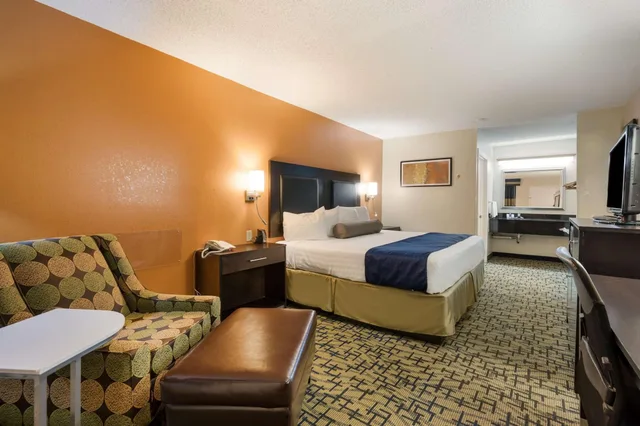غرفة بسرير كينج للمدخنين، SureStay Hotel by Best Western Meridian 6/10