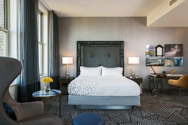 Room, King Bed, River View, Renaissance Pittsburgh Hotel 1/5