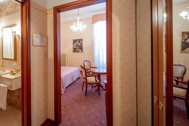 غرفة تنفيذية بسرير مزدوج بإطلالة على البحيرة، Hotel Villa Del Sogno 6/7