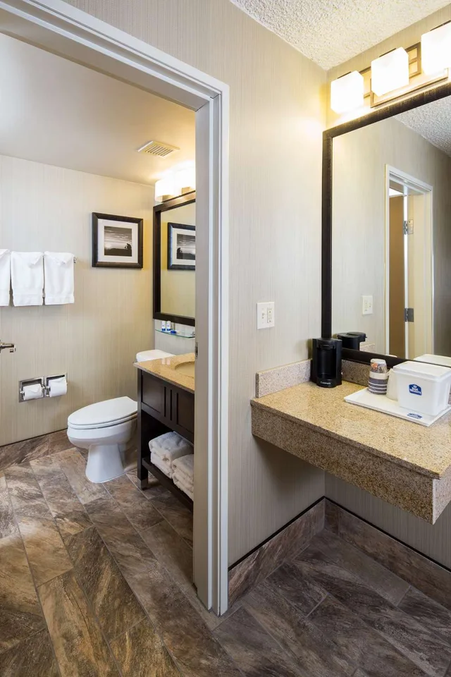 غرفة بزنس بسرير كينج، Best Western Ramkota Hotel 4/4