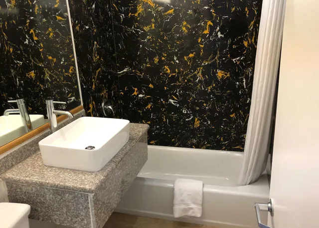 غرفة بسريرين كوين، Americas Best Value Inn Visalia 3/3