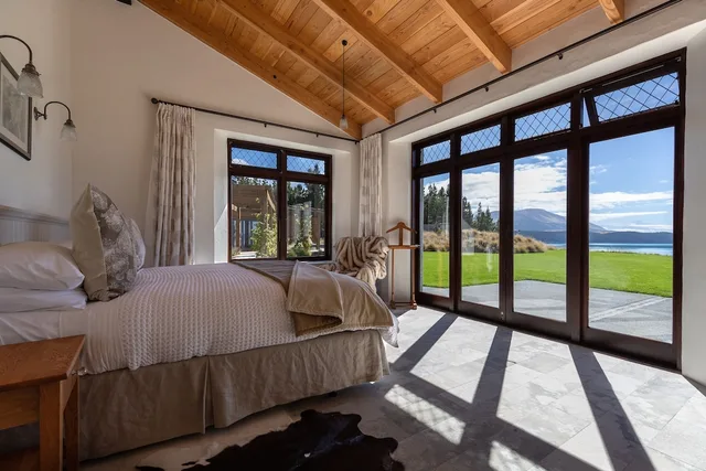 2 Bedrooms, Villa, Twin Beds, Lake and Kitchen، Mt Cook Lakeside Retreat 1/4