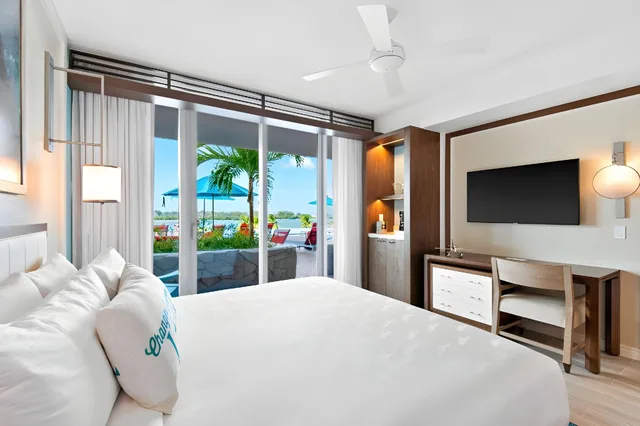 Deluxe, Double Bed, Margaritaville Beach Resort Nassau 1/1