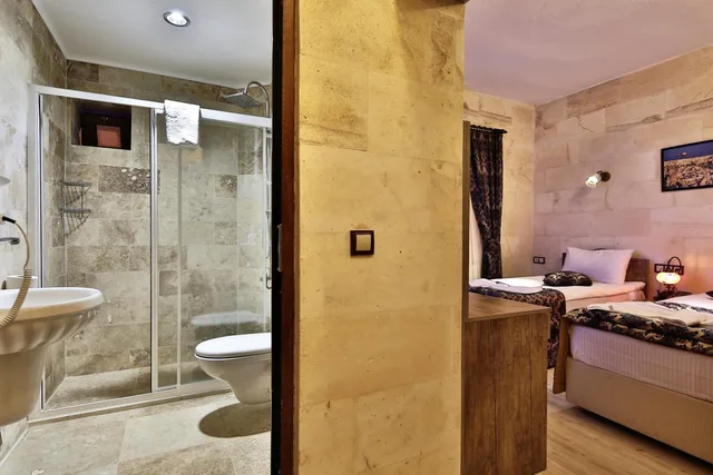 Stone, Twin Beds، Yusuf Bey House 8/10