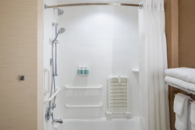 جناح بسرير كينج مع أريكة لذوي الإعاقة، Fairfield Inn & Suites By Marriott Chillicothe 7/7