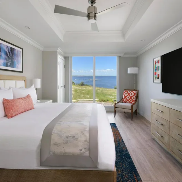 جناح بسرير كينج بغرفتين بحوض استحمام لذوي الإعاقة، Sunsuites Villas at Sunseeker Resort, Curio by Hilton 1/4
