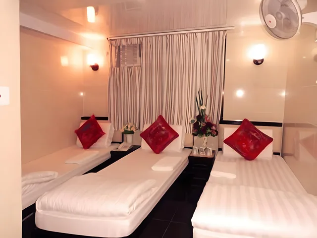 سكن مشترك بأسرّة بطابقين للرجال، Germany Hostel 1/2