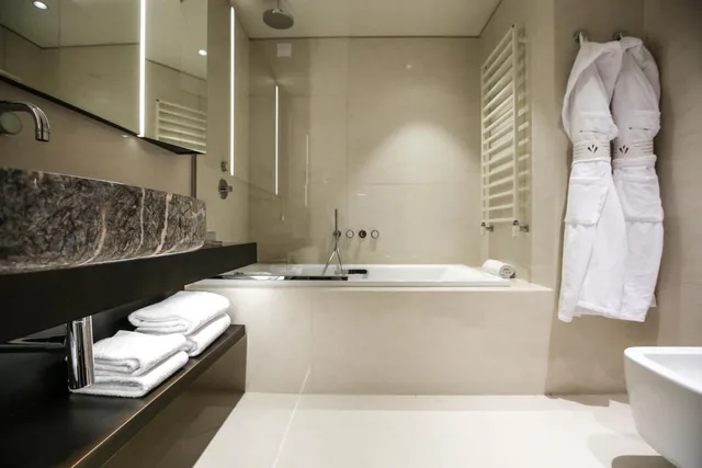 جناح جونيور سوبيريور بسرير كينج بشرفة، HOTEL VIU MILAN 4/5