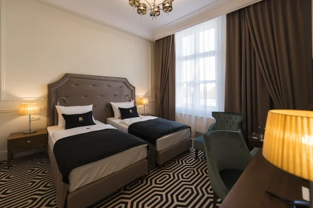 غرفة بريميير بسريرين منفصلين، Royal Hotel and Spa 2/4