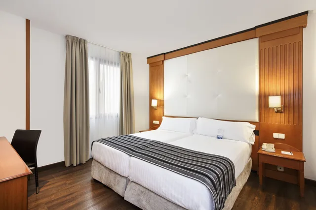 Connecting, Melia, King Bed، Melia Granada 1/8